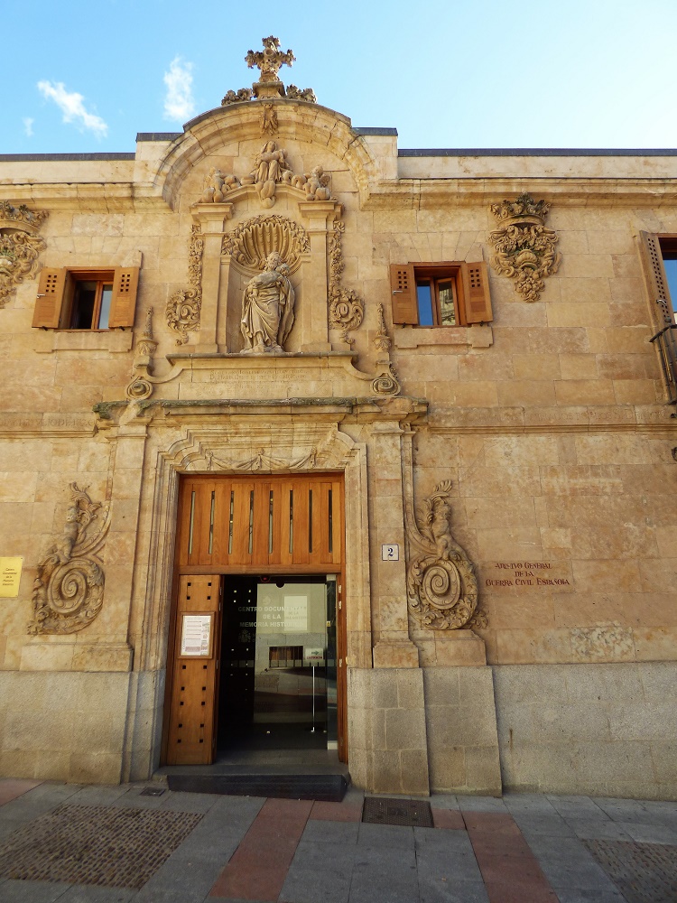 Reproducción malintencionada de un templo masónico existente en el Archivo de Salamanca.