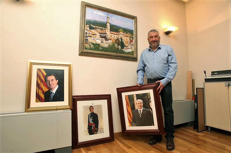 Retrato oficial de Puigdemont en una dependencia de la Generalitat. PÁGINA 12