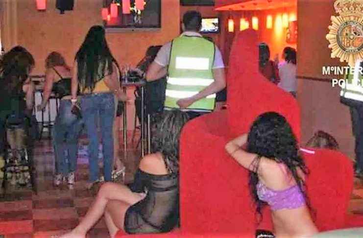 Operación contra las mafias explotadoras de mujeres. Un periódico que se precie no puede lucrarse de esto. MI