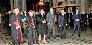 Borja Prado, presidente de ENDESA, con los reyes eméritos, en la inauguración de la nueva iluminación de la iglesia romana.