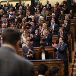 Rajoy y PP, oportunistas, aplauden a los familiares de las víctimas en el Congreso. Foto propagandística colgada por Rajoy en su twitter.