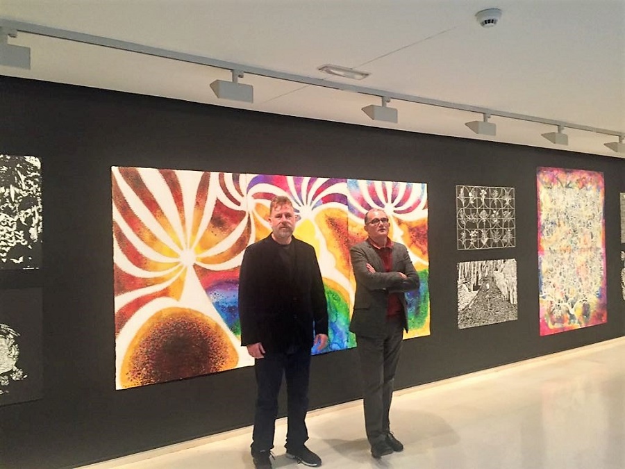Federico, con José Miguel García Cortés, el director del IVAM, en la exposición.
