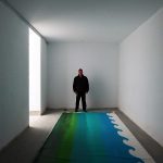 En su imaginario y solidario acantilado