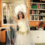 LA MUJER QUE SE CASÓ CONSIGO MISMA.