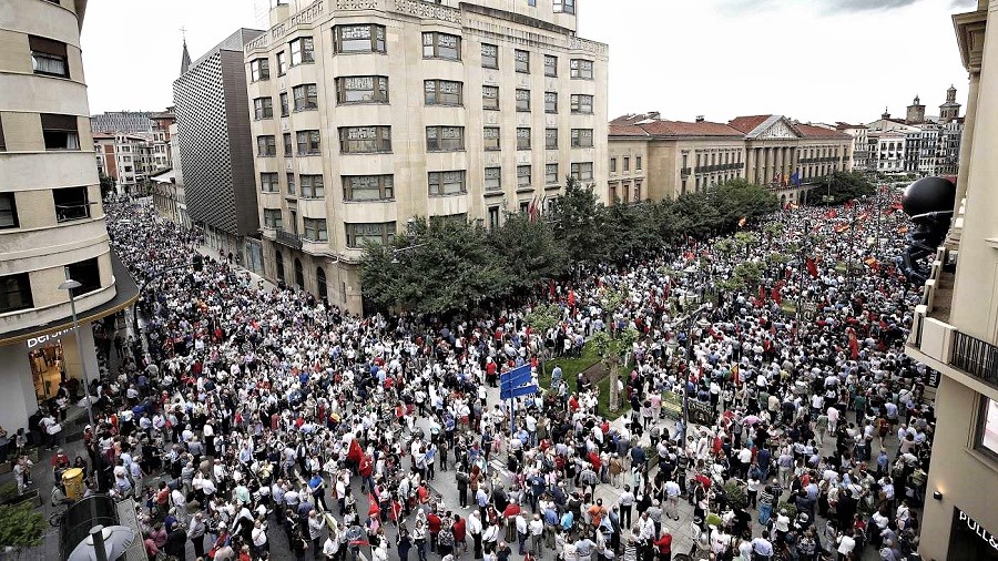 La manifestación de protesta contra la asimilación vasca fue masiva. RTVE