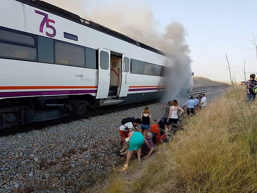 No sabemos si el atraso ferroviario y general de Extremadura es consecuencia de ciertos pactos eternos.