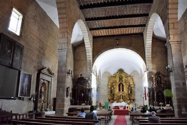 Iglesia de San Martín de Trevejo, con las pinturas de Morales.