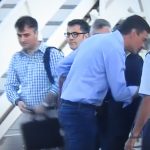 El presidente saluda a los miembros de su comitiva. PROPRONews