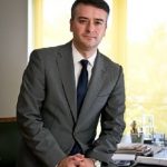 Iván Redondo, ahora con pelo, en la foto oficial de la Moncloa.