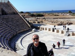 Villafaina, alma mater teatral de Extremadura, en el teatro romano de Cesarea-Israel.