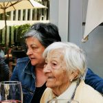 Ascensión Mendieta y su hija Chon, que consiguió la recuperación de los restos de su abuelo fusilado.