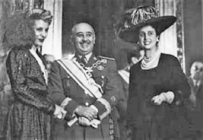 Evita, en España, con Franco y su mujer.