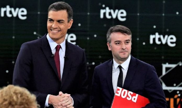 El presidente y su gurú, que sigue poniendo al PSOE boca abajo. RTVE