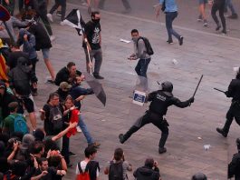 Los Mossos, reprimen las protestas de manera contundente y eficaz. RTVE