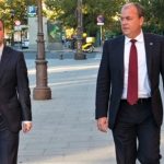 Destruir la carrera política de Monago (d) por la nefasta estrategia del gurú costó además una fortuna a los extremeños.