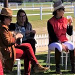 A la derecha, la infanta y, de perfil, en primer plano, la escudera Rita, en el Real Club Pineda. PROPRONews