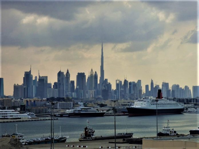 Nubarrones sobre el Pérsico. En la imagen, el skyline de Dubai. J.M. PAGADOR