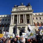 Rebelión ante un ministerio que muchas veces actúa de espaldas a los agricultores. J.M. PAGADOR