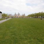 El parque en el entorno del Rijks Museum, habitualmente abarrotado y hoy semivacío. CHEMA BUENECHEA