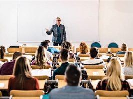 El sistema, educativo actual no ha evolucionado en los últimos siglos. RTVE