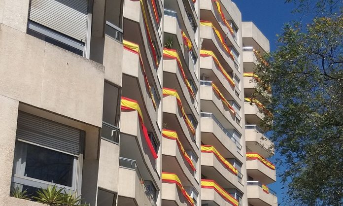 Patriotismo de balcón. J.M. PAGADOR
