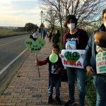 Está en juego no solo el presente, sino también el futuro que simbolizan estos niños activistas ya de lo que es justo.