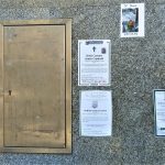 Esquelas en una calle del País Vasco. Cada muerte, al margen de su causa, es una tragedia. J.M. PAGADOR