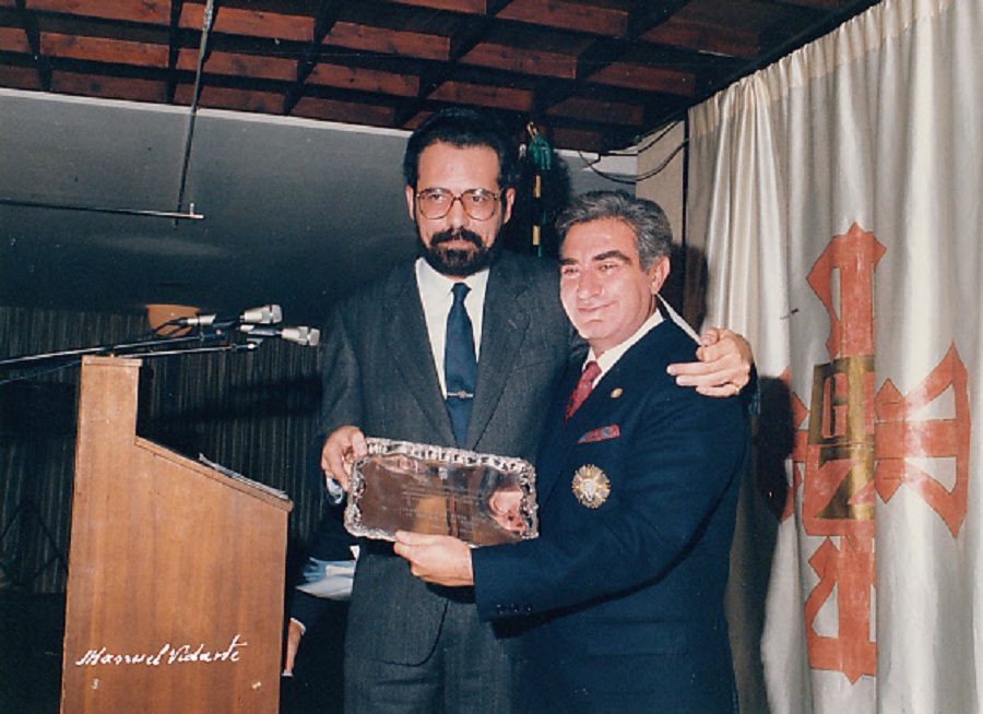 José María Pagador con Julio Luengo, director de SER Extremadura, en un homenaje a este años después. ARCHIVO J.M. PAGADOR