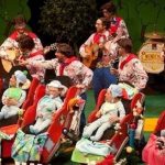 Murga Los Niños», en 2012, actuando en el Teatro López de Ayala.