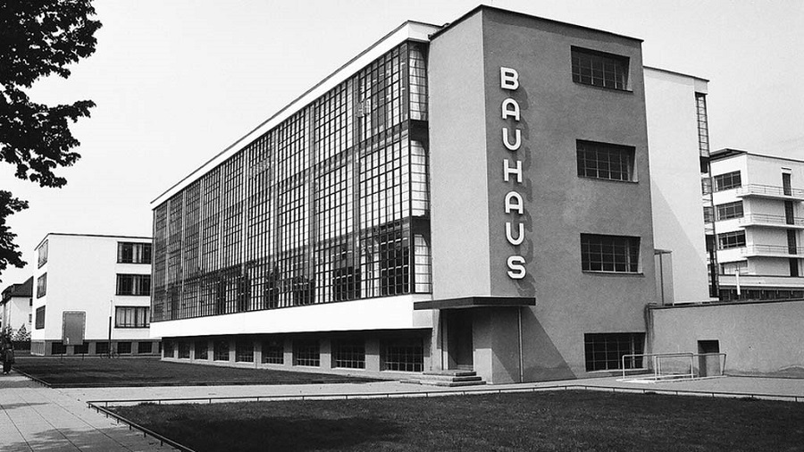Sede de la Bauhaus también diseñada por el propio Gropius.