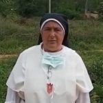 Una monja entregada a los demás.