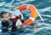 El guardia civil se tiró al mar y salvó a este bebé. RTVE