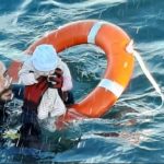 El guardia civil se tiró al mar y salvó a este bebé. RTVE