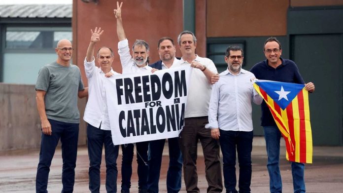 ¿Dónde están los poderes y la ciudadanía catalanes que les hagan entrar en razón? RTVE