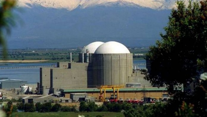Amenazar con cerrar las centrales nucleares, como esta de Almaraz, es un desafío intolerable. RTVE