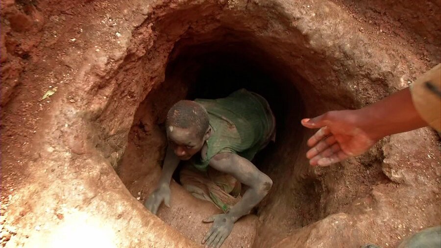 Condiciones de trabajo en una mina de coltán en Congo. A3