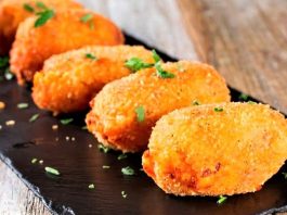 Trío de croquetas con ensalada de soja