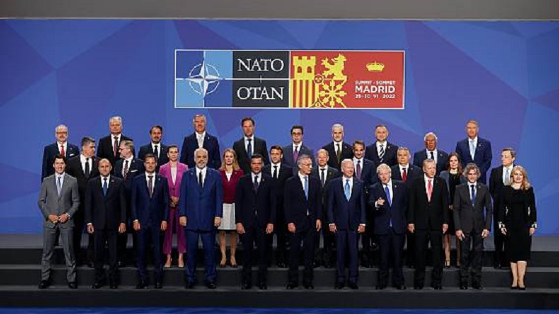Los mandatarios OTAN y sus acompañantes. RTVE
