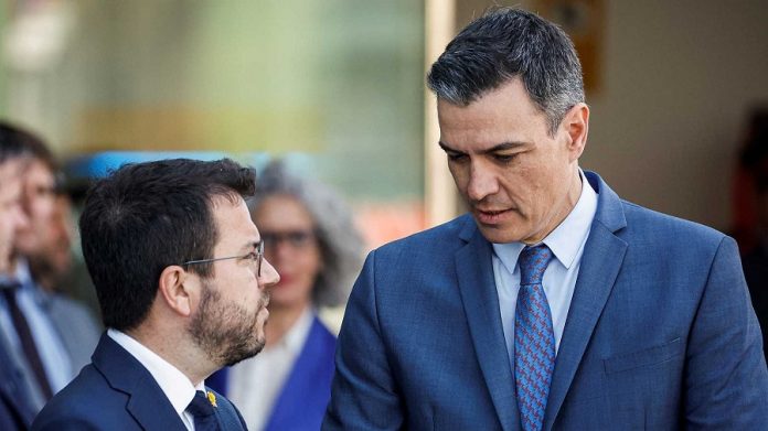 Con tal de conservar la poltrona, Sánchez sigue plegándose a las aberrantes imposiciones del separatismo. RTVE