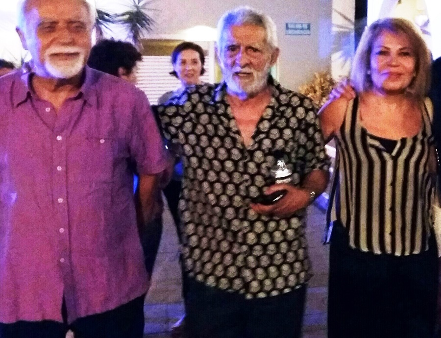 José Manuel Villafaina, Juan Margallo y Diana Carmen Cortés, en la entrega de uno de sus premios.