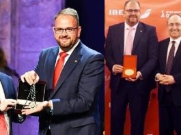 Se autoconcedieron la Medalla de Extremadura y ahora se dan la de la Academia de las AA Escénicas