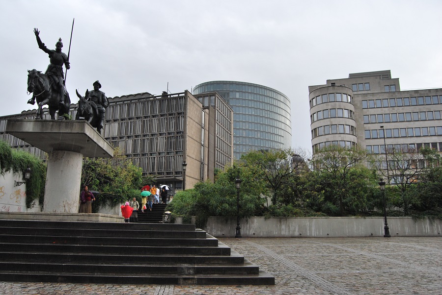 Plaza de España de Bruselas bajo la lluvia. J.M. PAGADOR