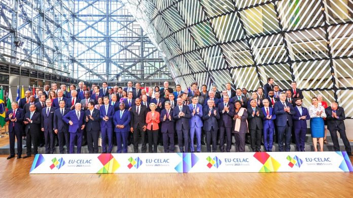 Foto oficial de la cumbre celebrada hace días entre la CELAC y la UE.
