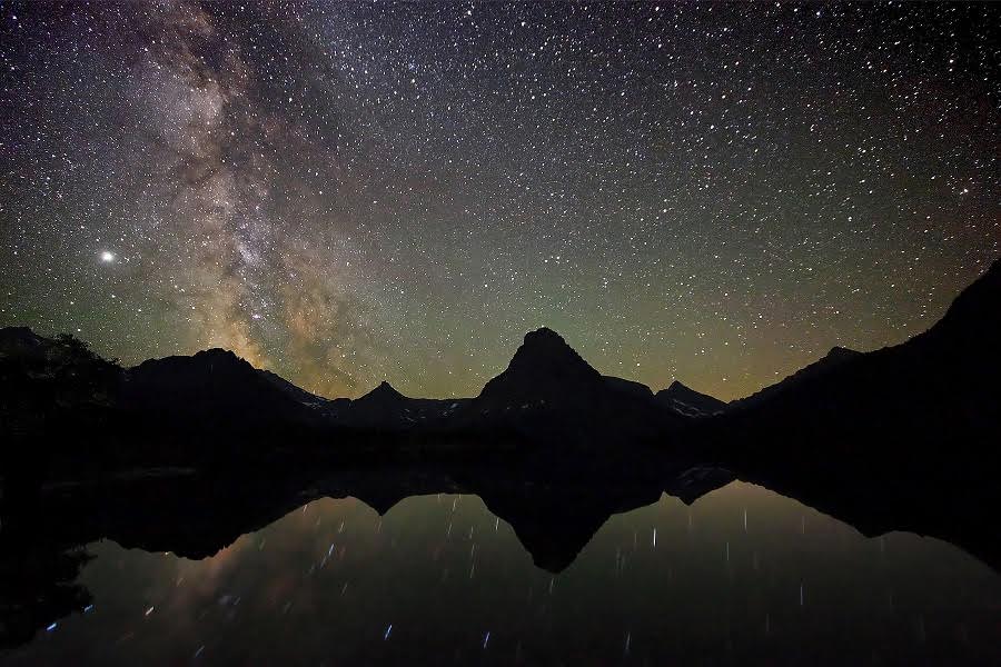 La Vía Láctea sobre las Montañas Rocosas (C. Klepp-Imaggeo.