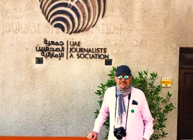 El reportero en la Asociación de Periodistas de Emiratos Árabes Unidos. ARCHIVO J.M. PAGADOR