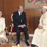 Este Papa no ha correspondido jamás a las visitas de Juan Carlos y Sofía. RTVE