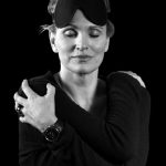 Ainhoa Arteta, el misterio de un antifaz innecesario con los ojos cerrados. JUAN TORRE