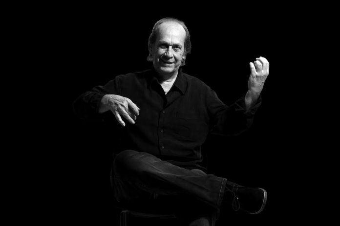 Tal vez uno de los mejores retratos que le hicieron a Paco de Lucía en toda su vida, si no el mejor. JUAN TORRE.