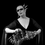 Martirio, sus sempiternas gafas de sol dan la medida de su misterio. JUAN TORRE