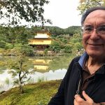 El autor de la obra investigando los manicomios de Japón. Mary Chel Soto